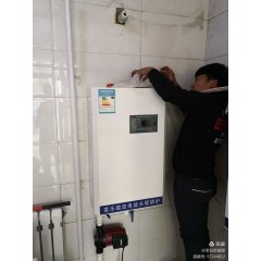 電采暖鍋爐：安裝10千瓦的微波電采暖鍋爐，可供100平米房屋取暖，4200元(免費(fèi)保修10年）。現(xiàn)鉅惠安裝價(jià)3700元。每村三戶，數(shù)量有限，先購(gòu)先得。
